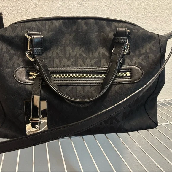MICHAEL Michael Kors Black Satchel Bag - Picture 1 of 3